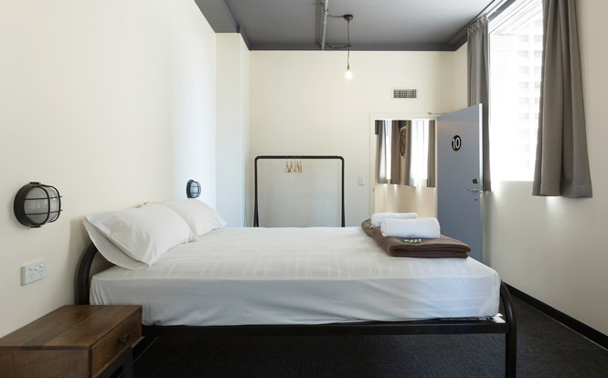 the pod sydney capsule hotel room the pod sydney capsule hotel room